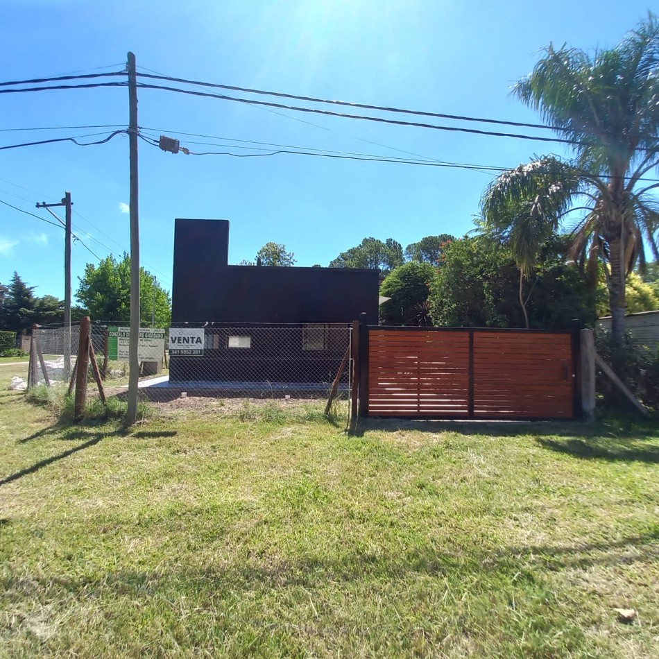 Casa a estrenar en Roldan. 