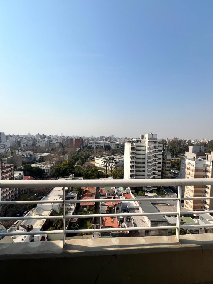 Excelente ubicacion. A metros del parque Independencia.