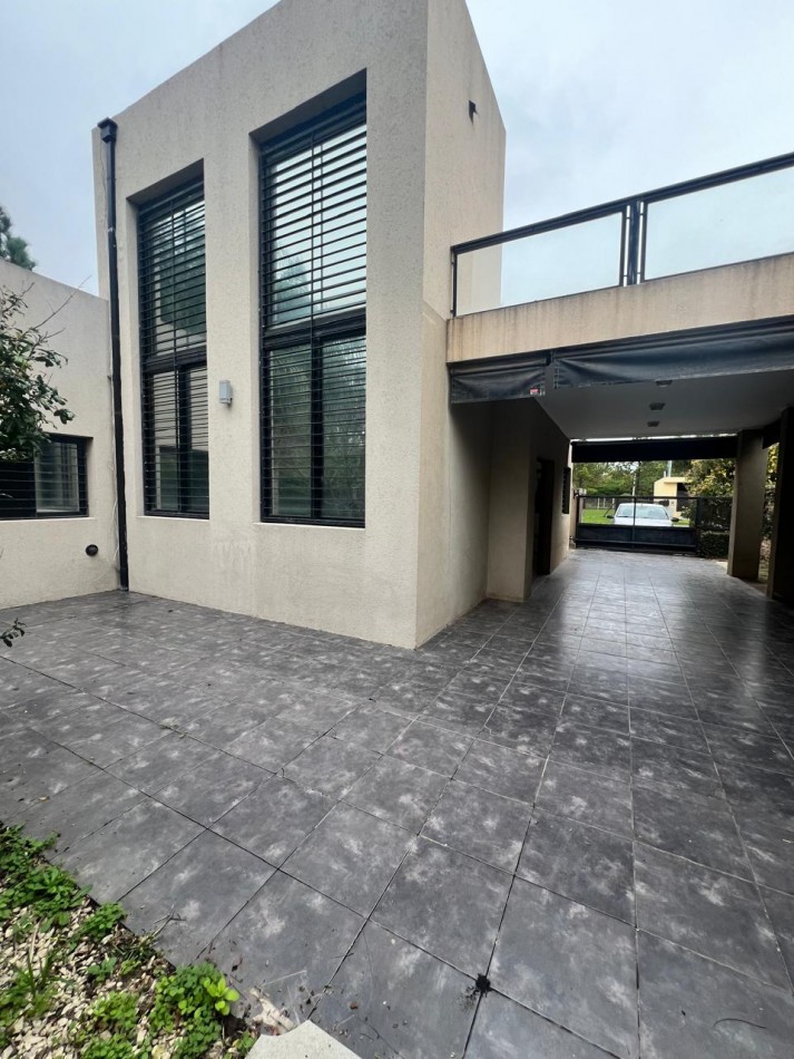 Casa a la venta en Cantegril con excelente precio y gran potencial.