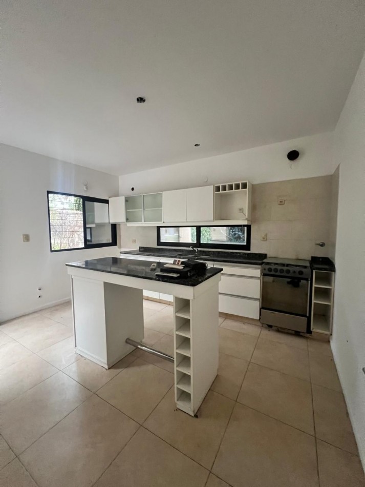 Casa a la venta en Cantegril con excelente precio y gran potencial.