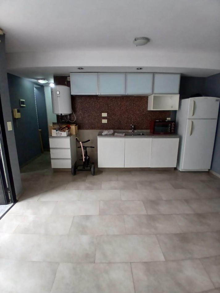 A metros de Bv. Oroño - Depto de pasillo con patio - USD 47.000 Apto credito 