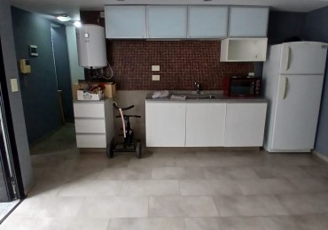 A metros de Bv. Oroño - Depto de pasillo con patio - USD 47.000 Apto credito 