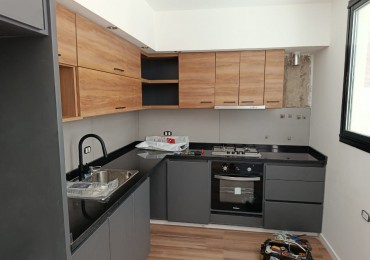 CASA DE PASILLO RECICLADA A NUEVO - 3 DORMITORIOS