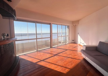 Departamento frente al rio. Cochera y baulera. Amenities.